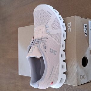 On Running Cloud 5 Athletic Sneakers in Light Pink
